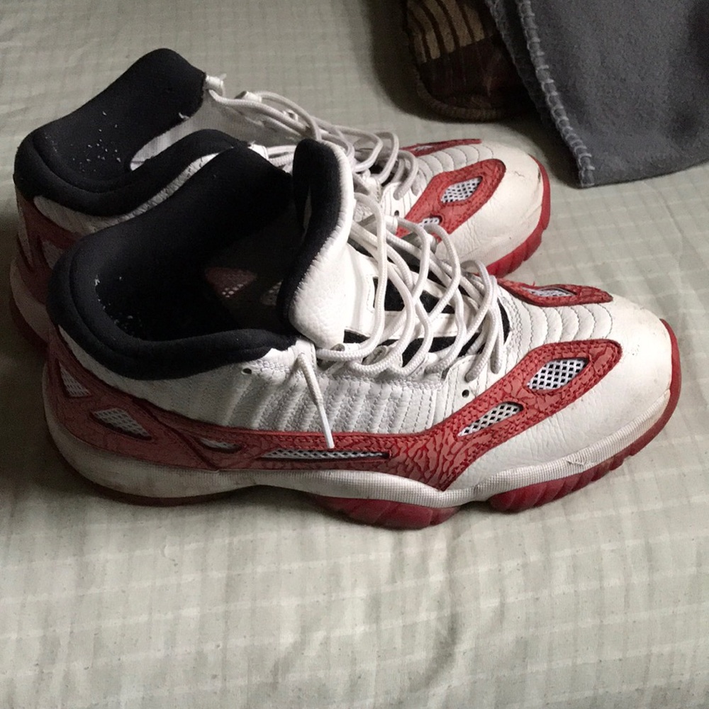 Old Sneakers that I don’t want to throw to trash